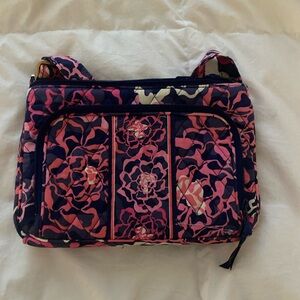 Vera Bradley crossbody purse, excellent condition